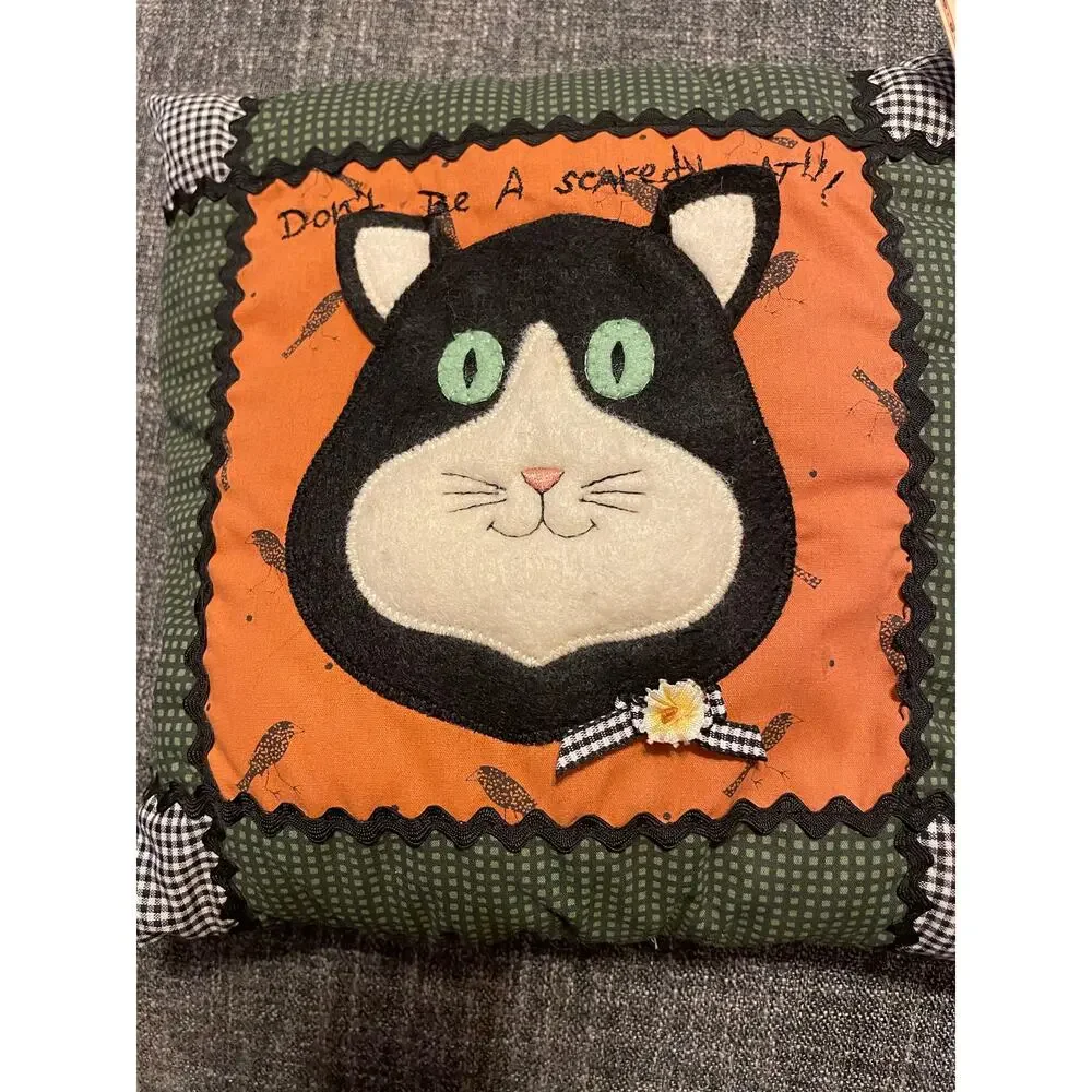 Hallmark Primitive Folk Fall Or Halloween Pillow w Cat “dont Be A Scaredy Cat”